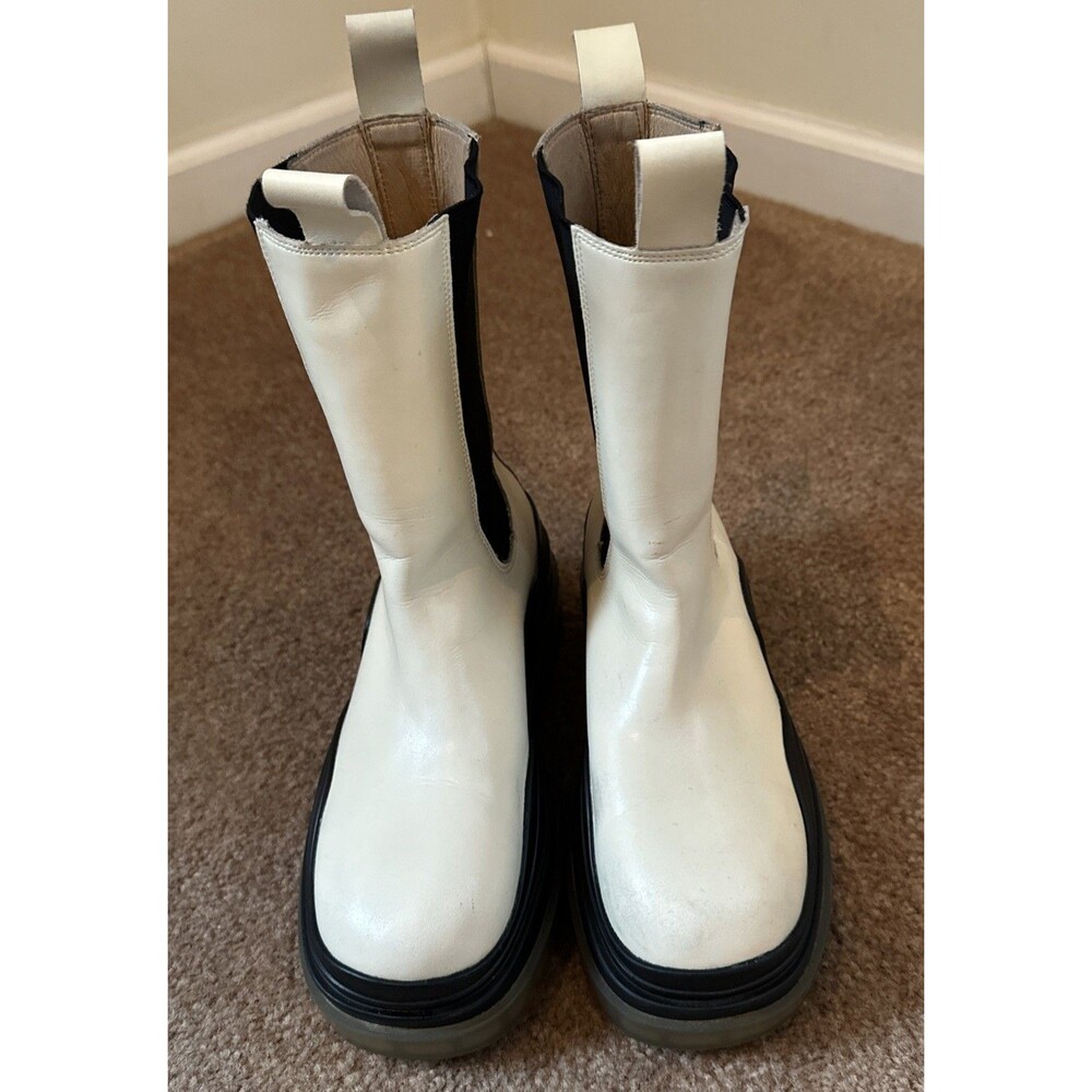 Women's size 37 Cream/Black Chunky Lug Sole Chelsea Boots Unbranded Tire Boots
